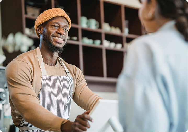 Filialleitung an der kasse